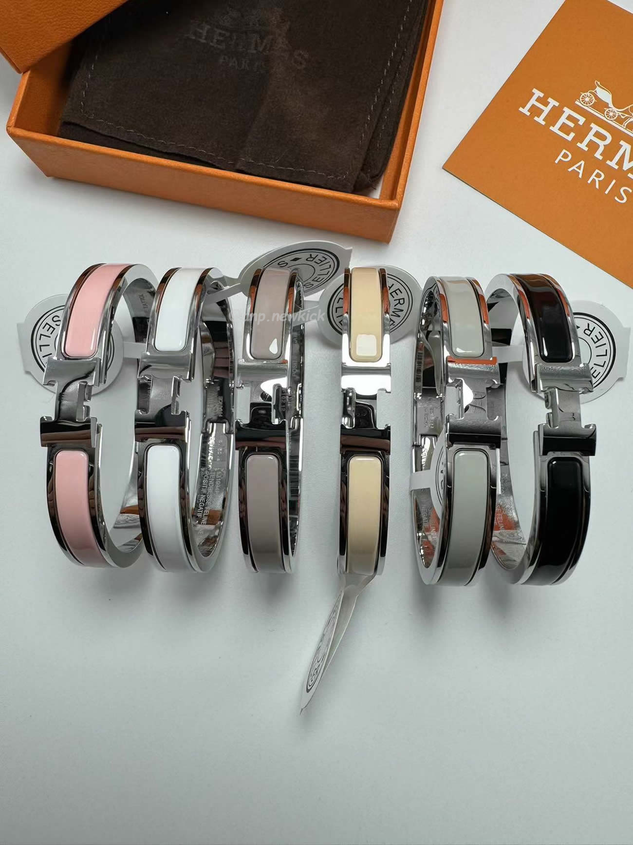 Hermès Clic H Bracelet (1) - www.newkick.vip